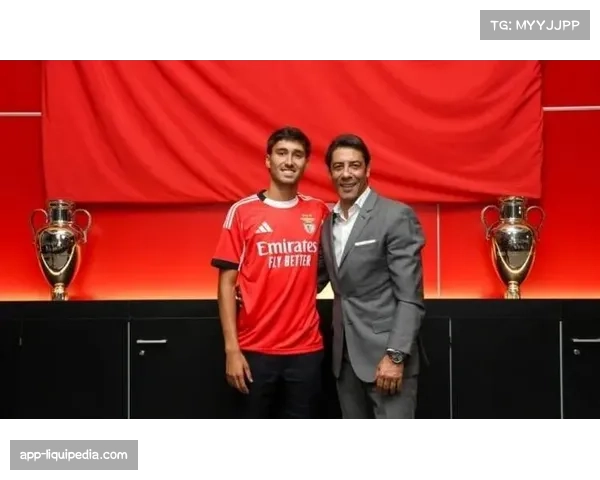 那不勒斯考古博物馆与足球俱乐部合作,推出足球历史文物特展